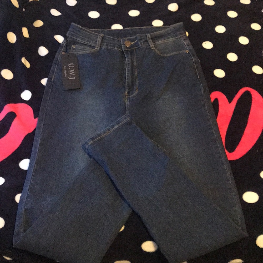Fashion Nova skinny high waisted jeans! Med. wash.